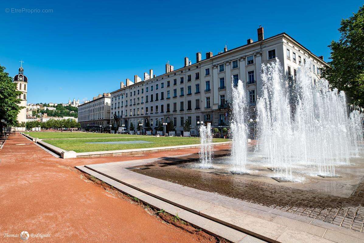 Commerce à LYON-1E
