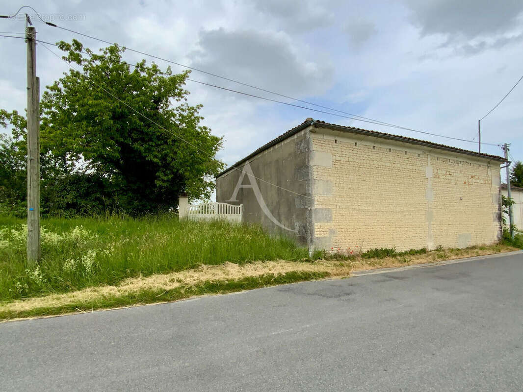 Maison à SALLES-D'ANGLES