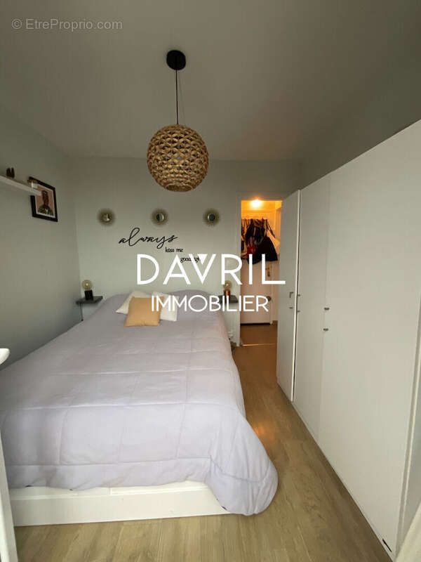 Appartement à CHANTELOUP-LES-VIGNES