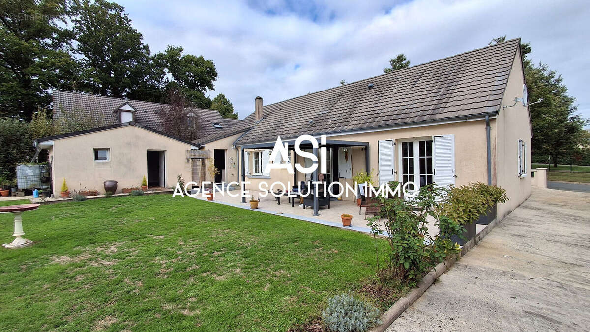 Maison à VILLAINES-LA-JUHEL