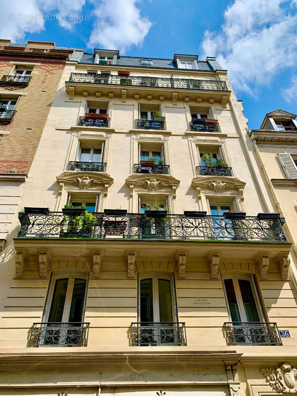 Appartement à PARIS-17E