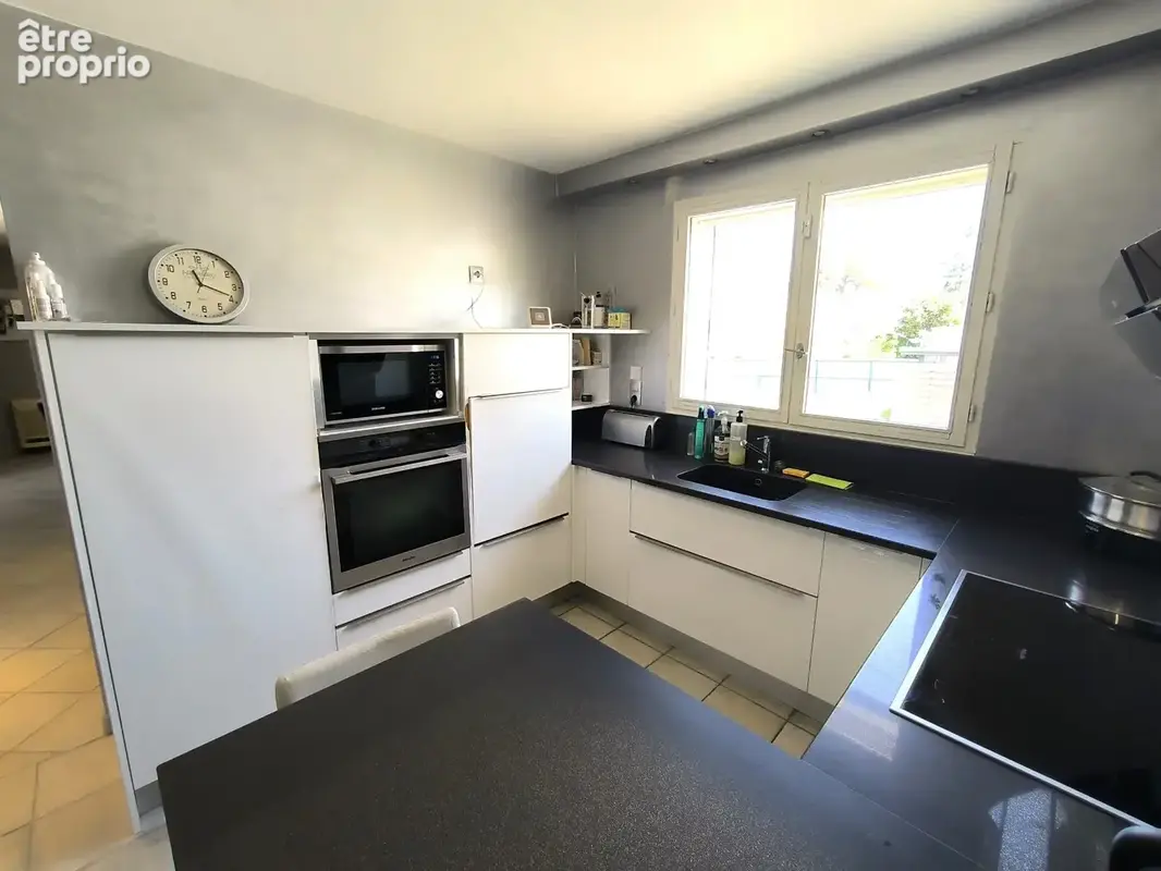 Villa contemporaine de 177m2 avec picsine et garages - photo 8