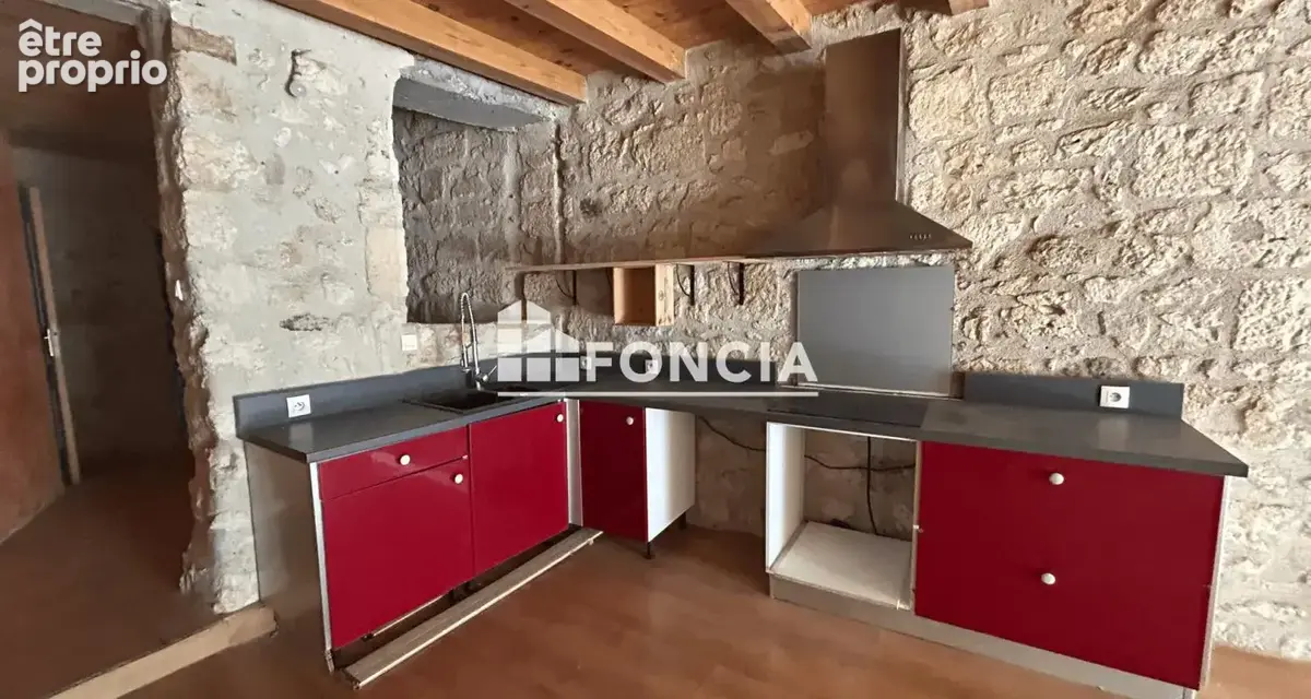 Charme pierre, grand espace et vue imprenable : la maison de village qui vous attend - photo 3