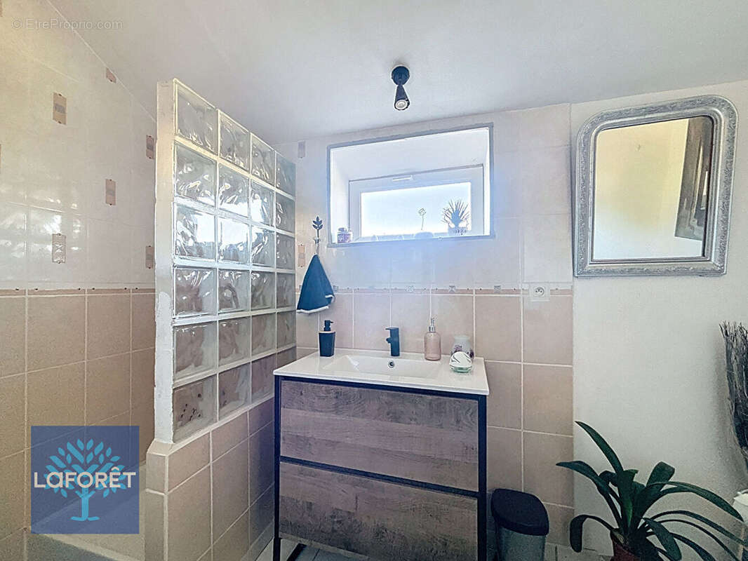 Maison à SAINT-GERMAIN-EN-COGLES