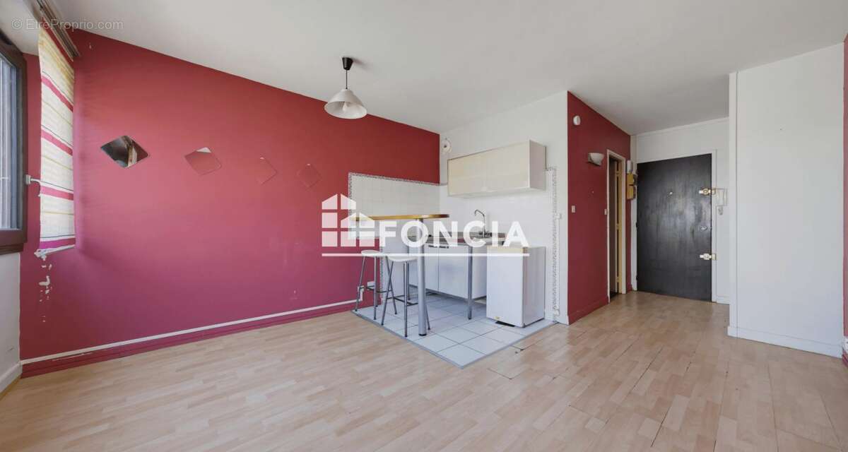 Studio vendu libre avec parking - photo 2