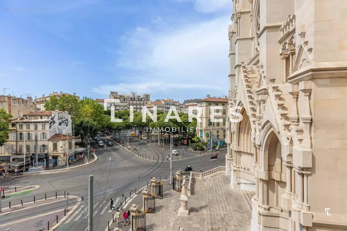 Appartement à MARSEILLE-1E