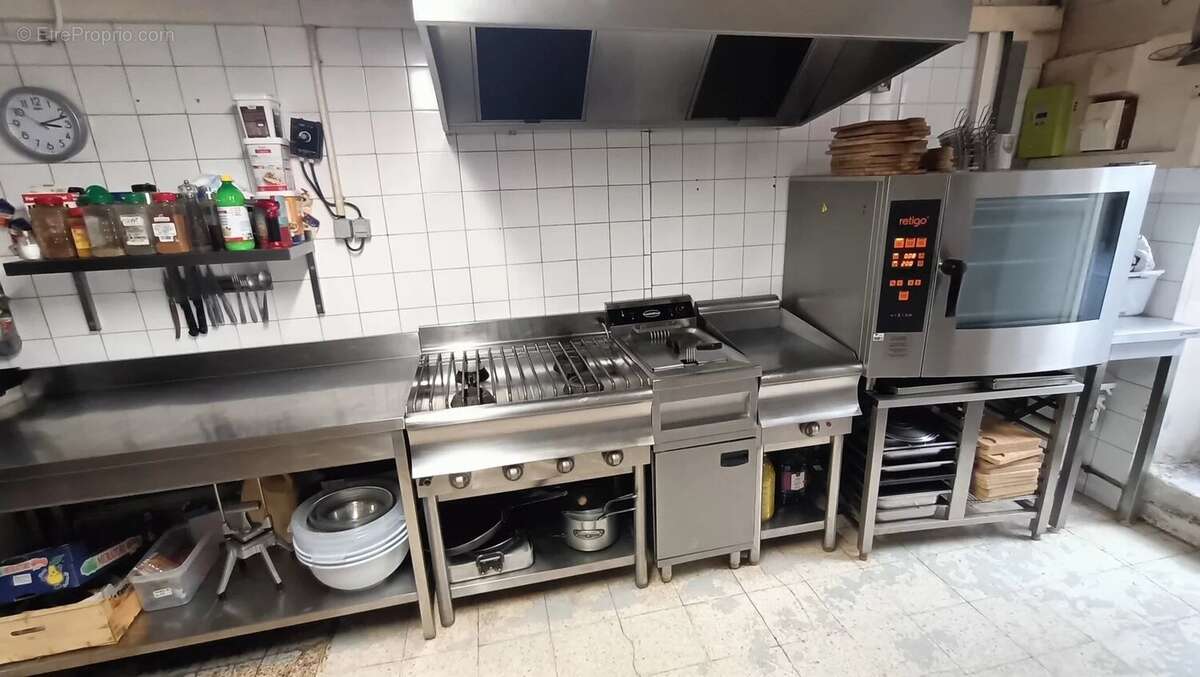 Guillaumes : ensemble immobilier 140 m2 + dépandances - photo 4