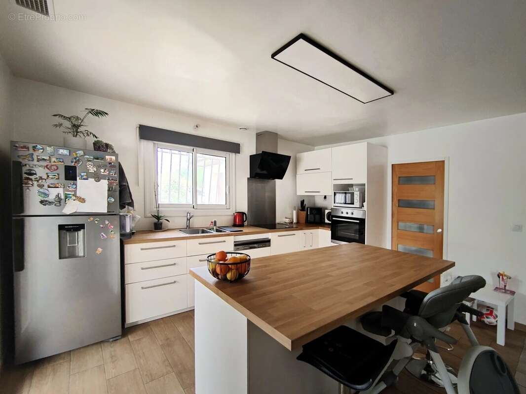 Maison à SAINT-MICHEL-DE-RIEUFRET