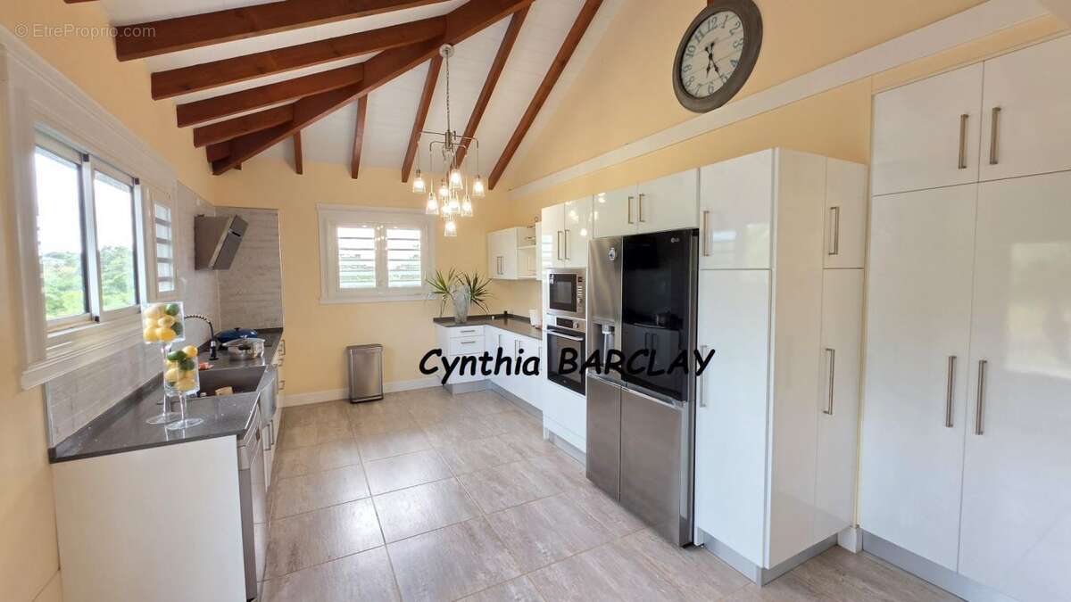 Maison 305 m² à Ducos  - photo 10