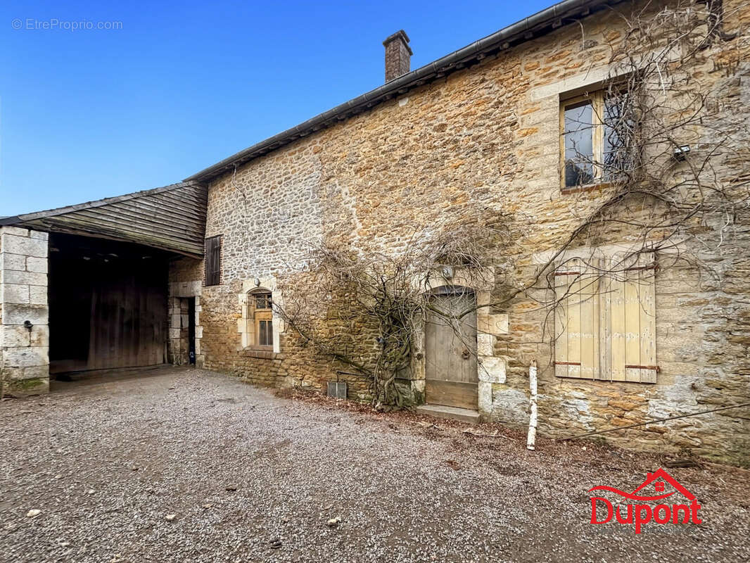 Maison à TARZY