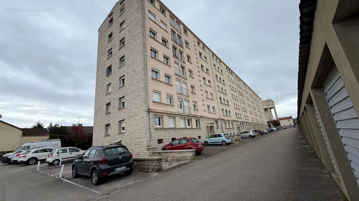Appartement à LA CHAPELLE-SAINT-LUC