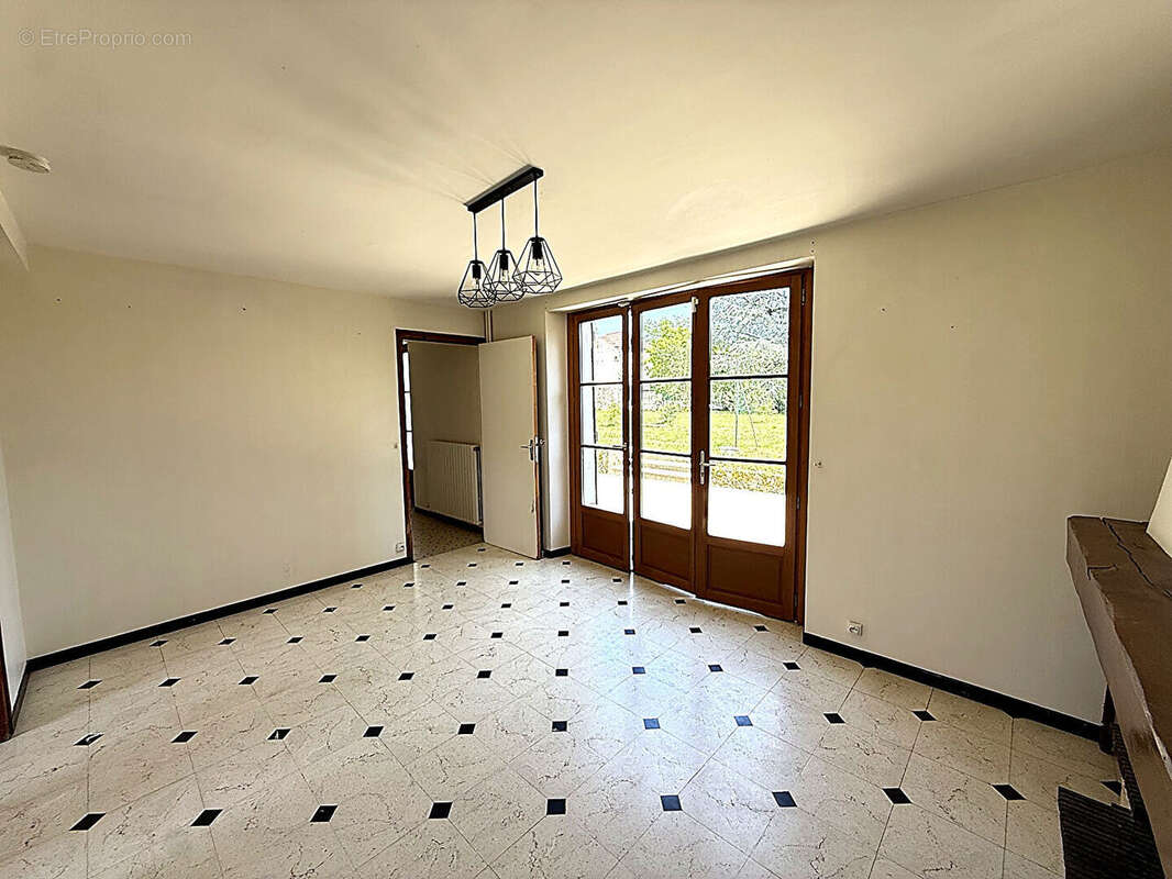 Maison à SAACY-SUR-MARNE