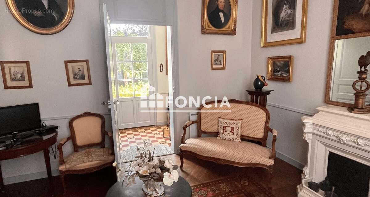 Ensemble immobilier avec cachet et beaux espaces extérieurs - photo 11