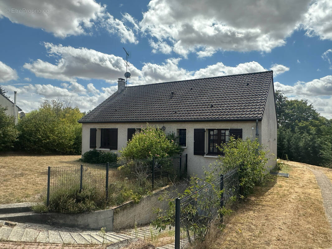 Maison à BUEIL