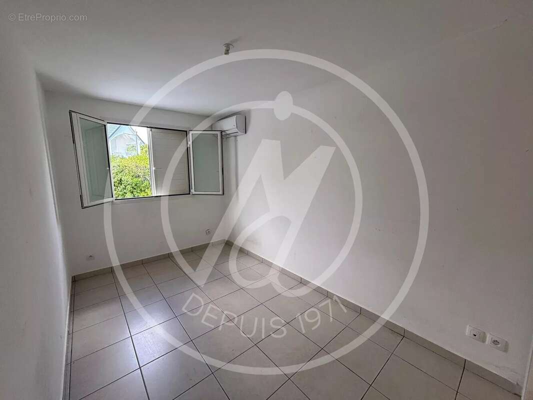 Maison à PETIT-BOURG