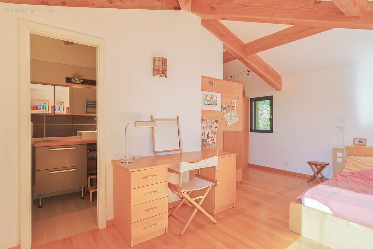 Maison à SOLLIES-PONT