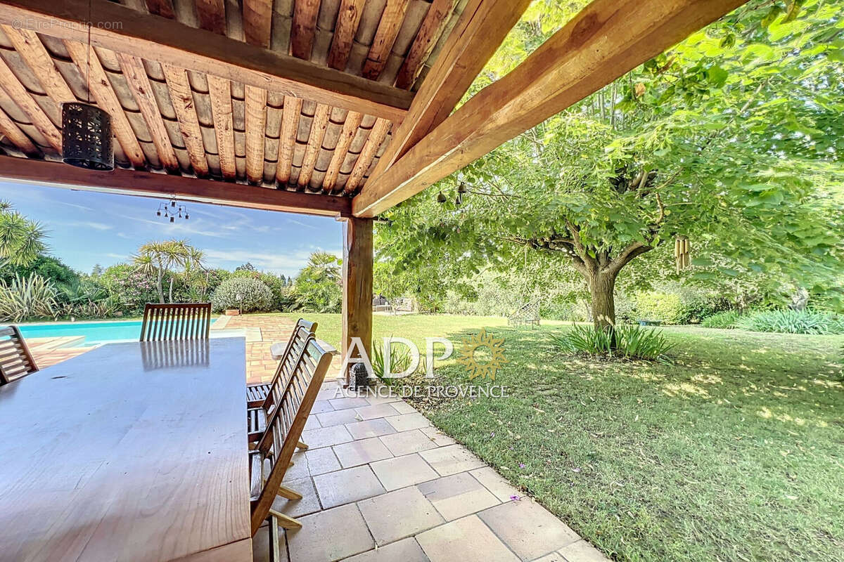 Maison 194 m² à Grasse  - photo 8