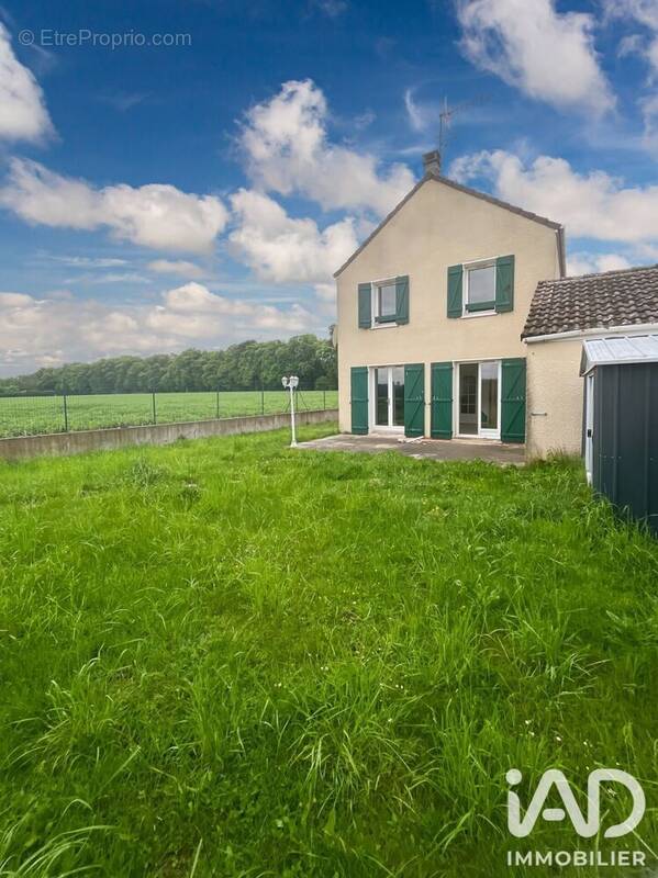Photo 1 - Maison à BRIE-COMTE-ROBERT