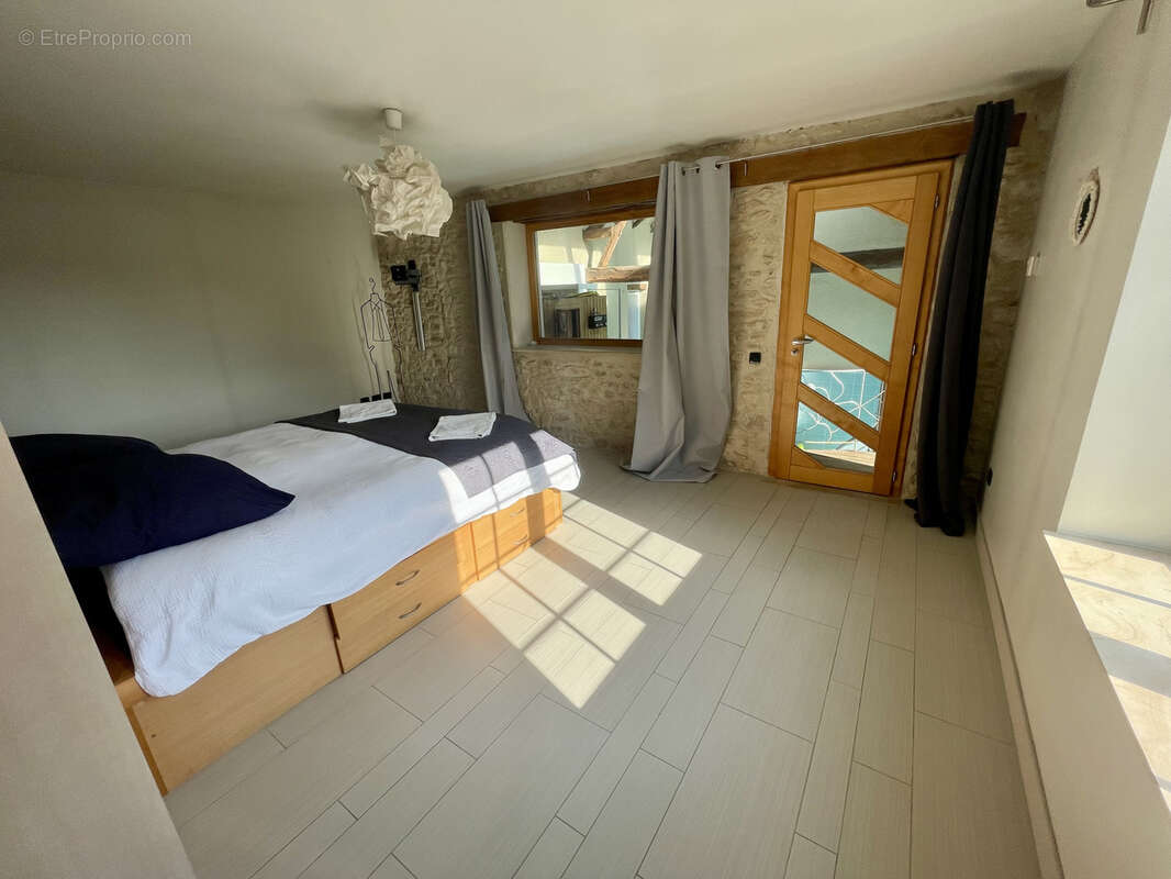 Maison à THOIRY