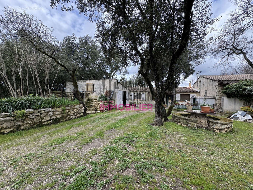 Maison à PERNES-LES-FONTAINES