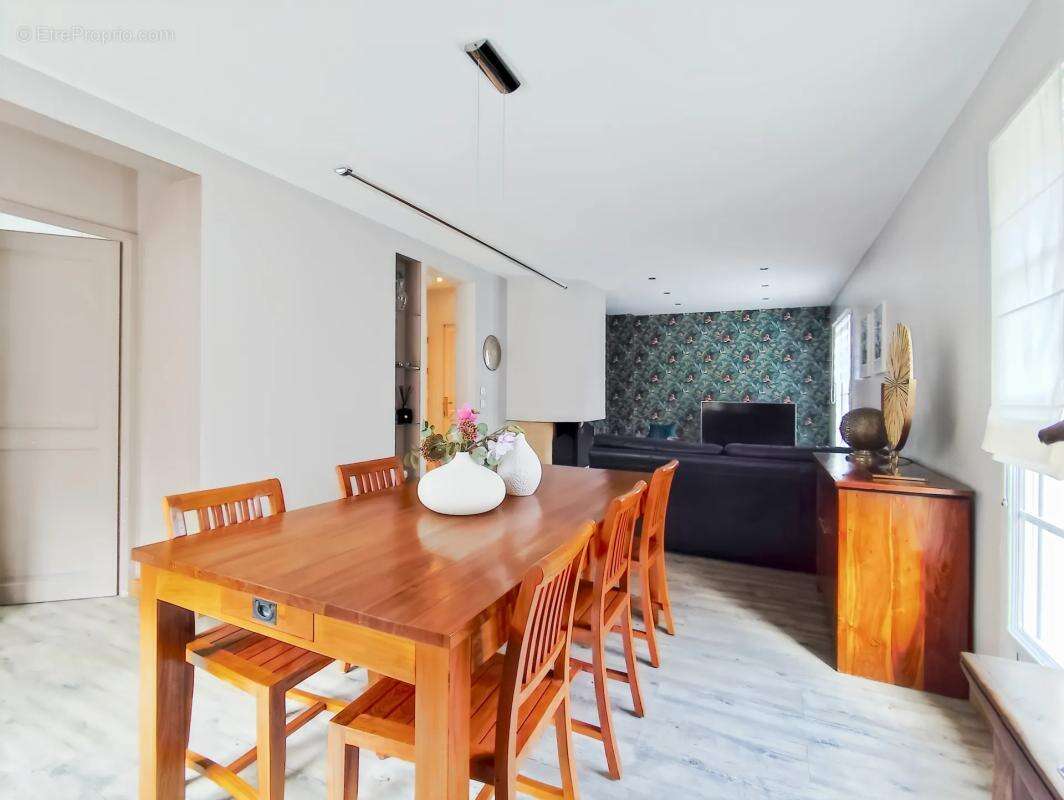 Maison à VERNEUIL-SUR-SEINE