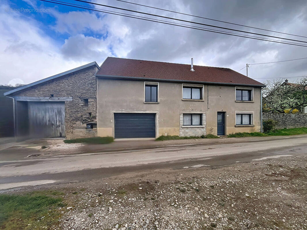 Maison à SAVIGNY-SOUS-MALAIN