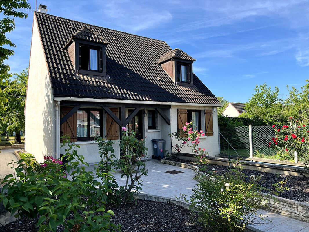Maison à LES MUREAUX