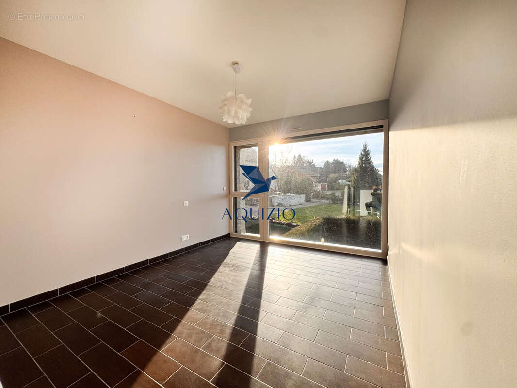 Appartement à LA ROCHE-SUR-FORON