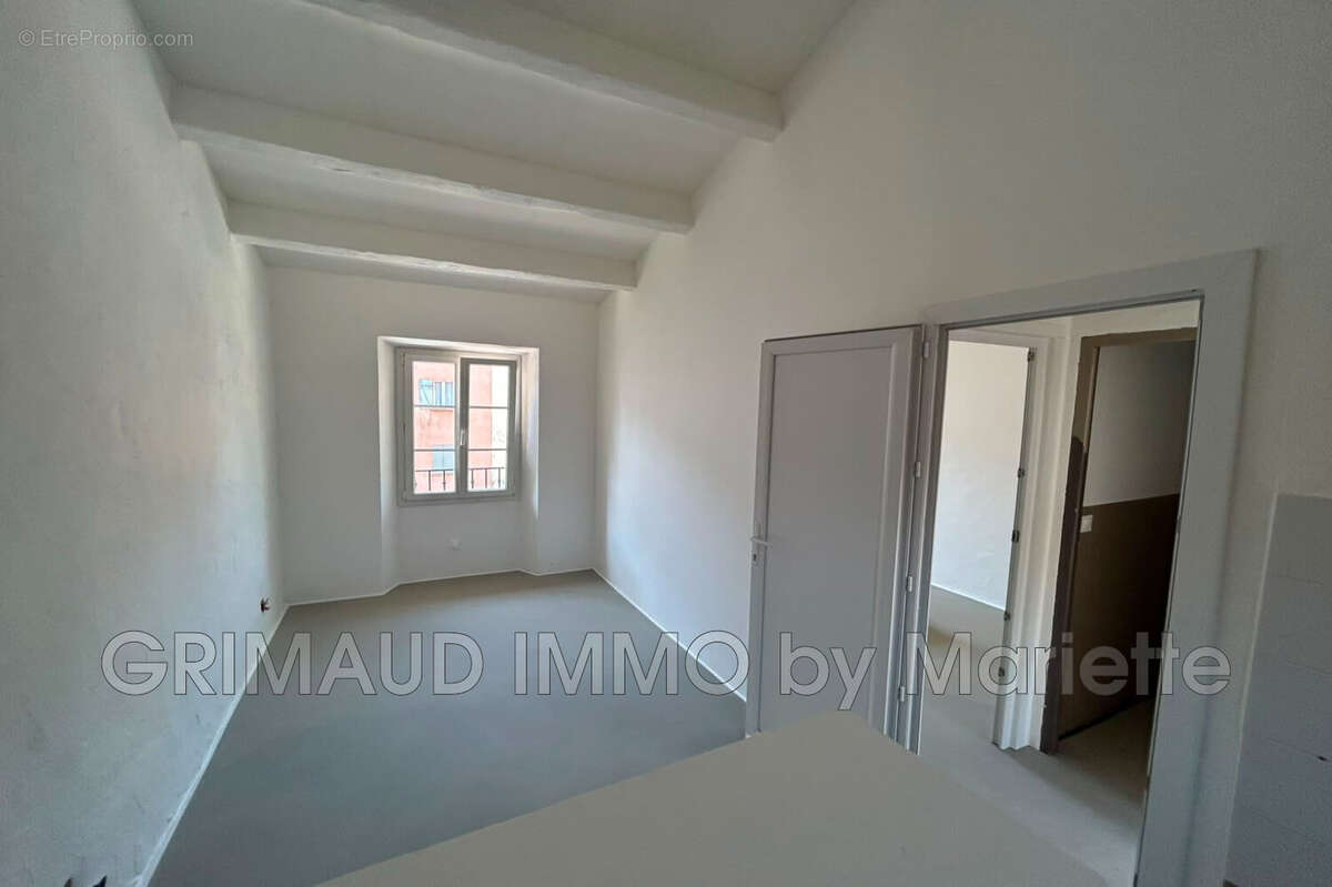Maison 96 m² à La Garde-Freinet  - photo 3