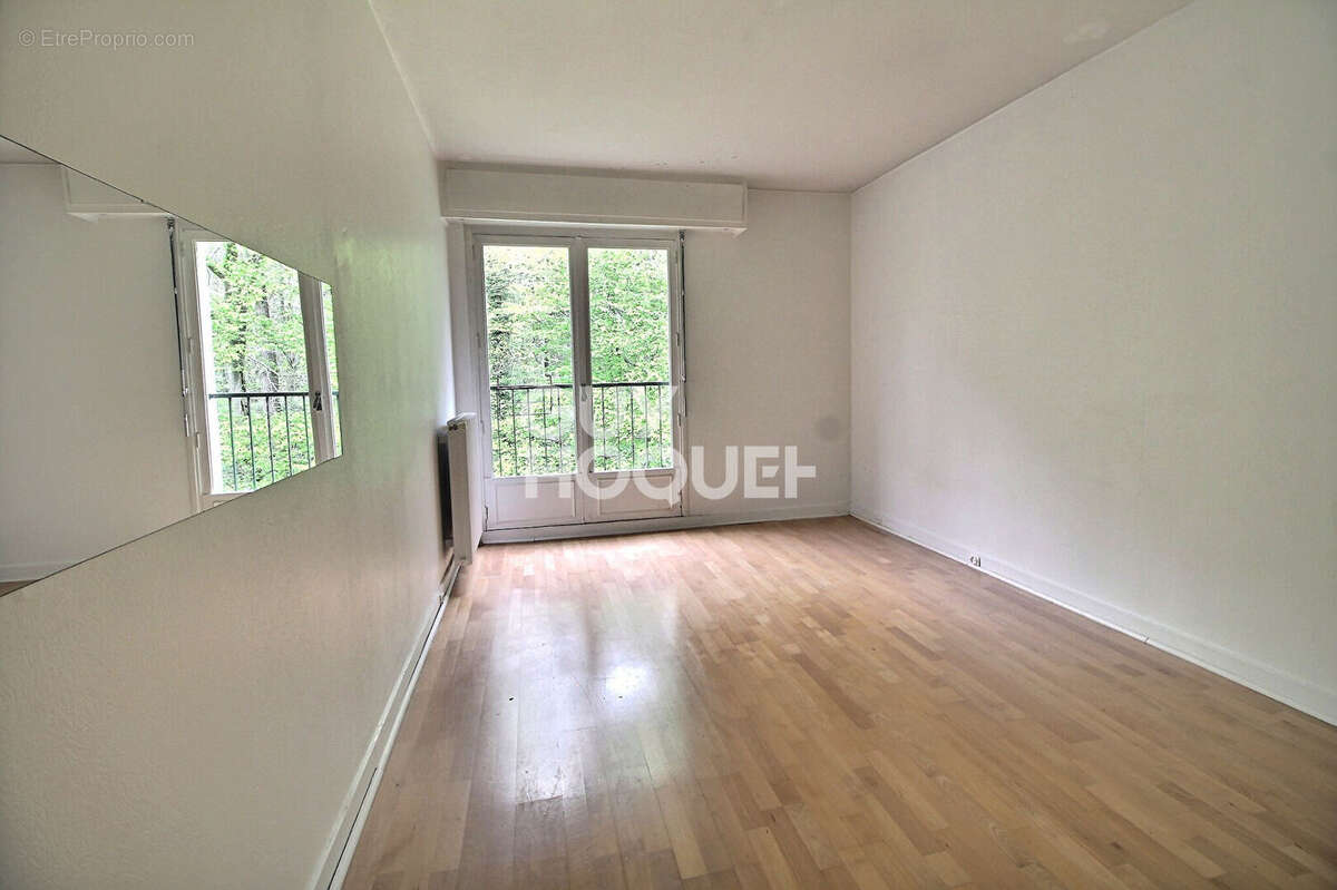 Appartement à VILLE-D'AVRAY