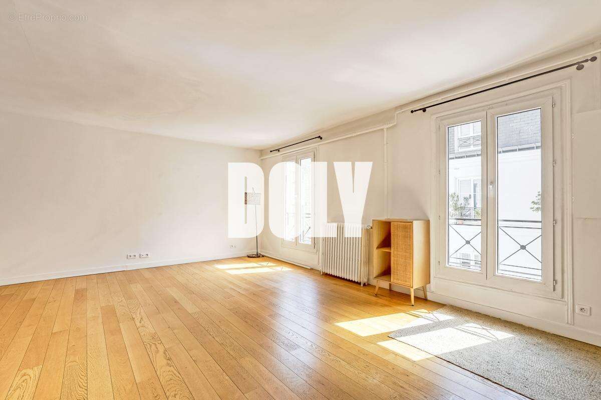 Appartement à PARIS-10E