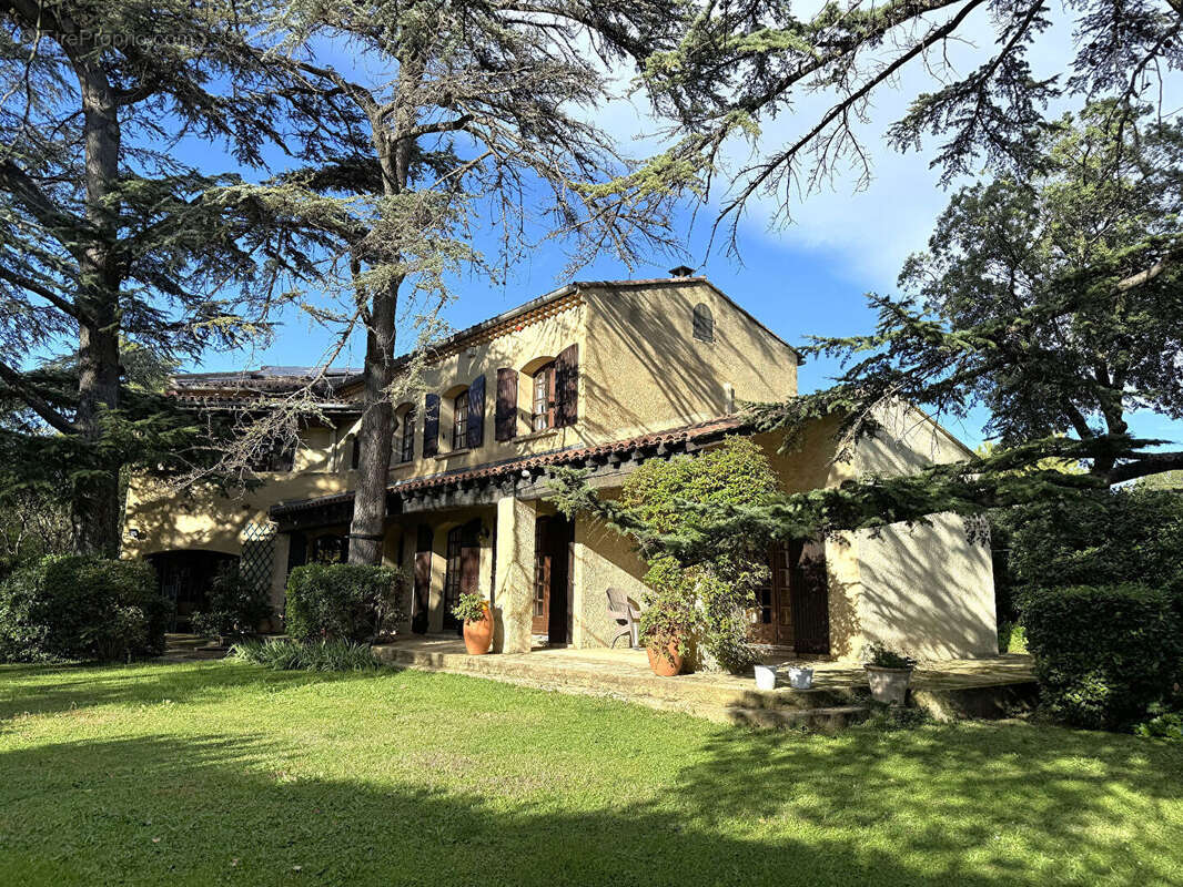 Maison à VILLENEUVE-LES-AVIGNON