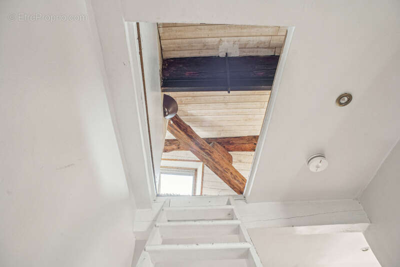 Maison à SAINT-CYR-AU-MONT-D&#039;OR