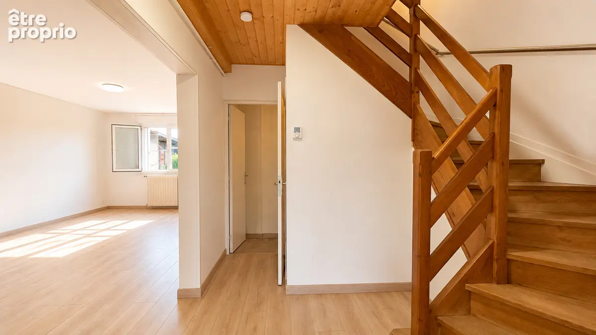 A vendre pavillon de type 4 avec garage et jardin - secteur saint savin - photo 4