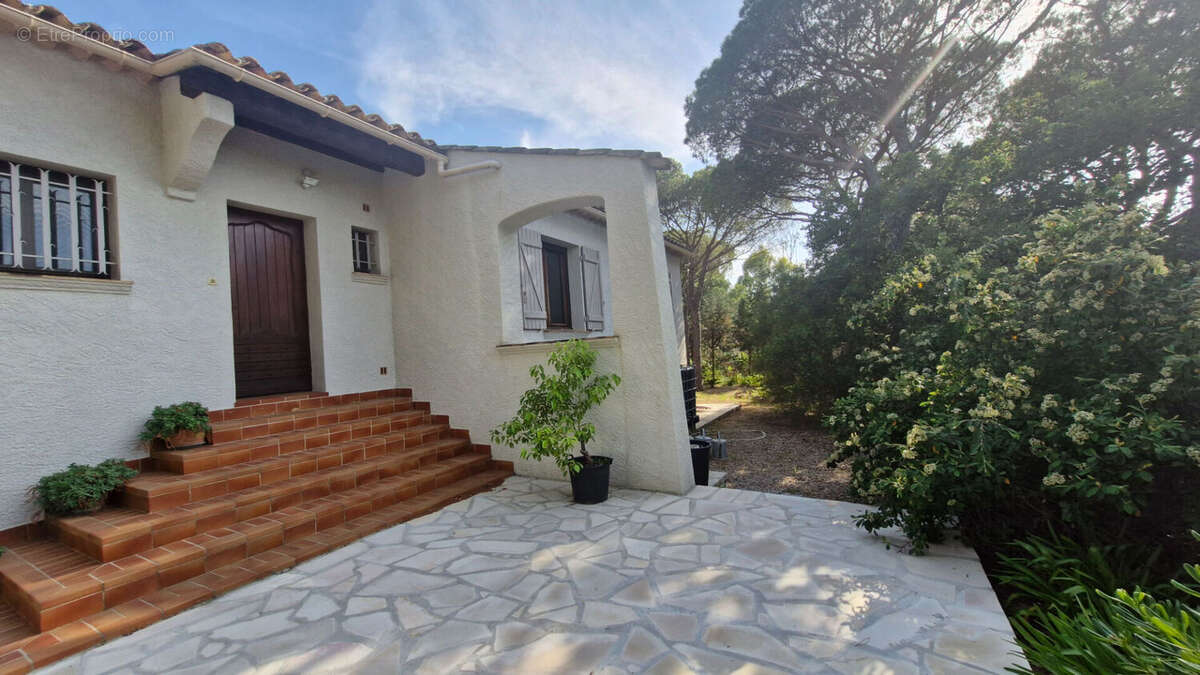 Maison à PUGET-SUR-ARGENS