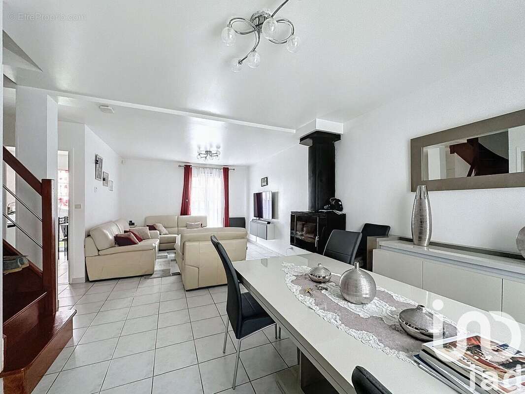 Photo 2 - Maison à VILLENEUVE-LE-ROI