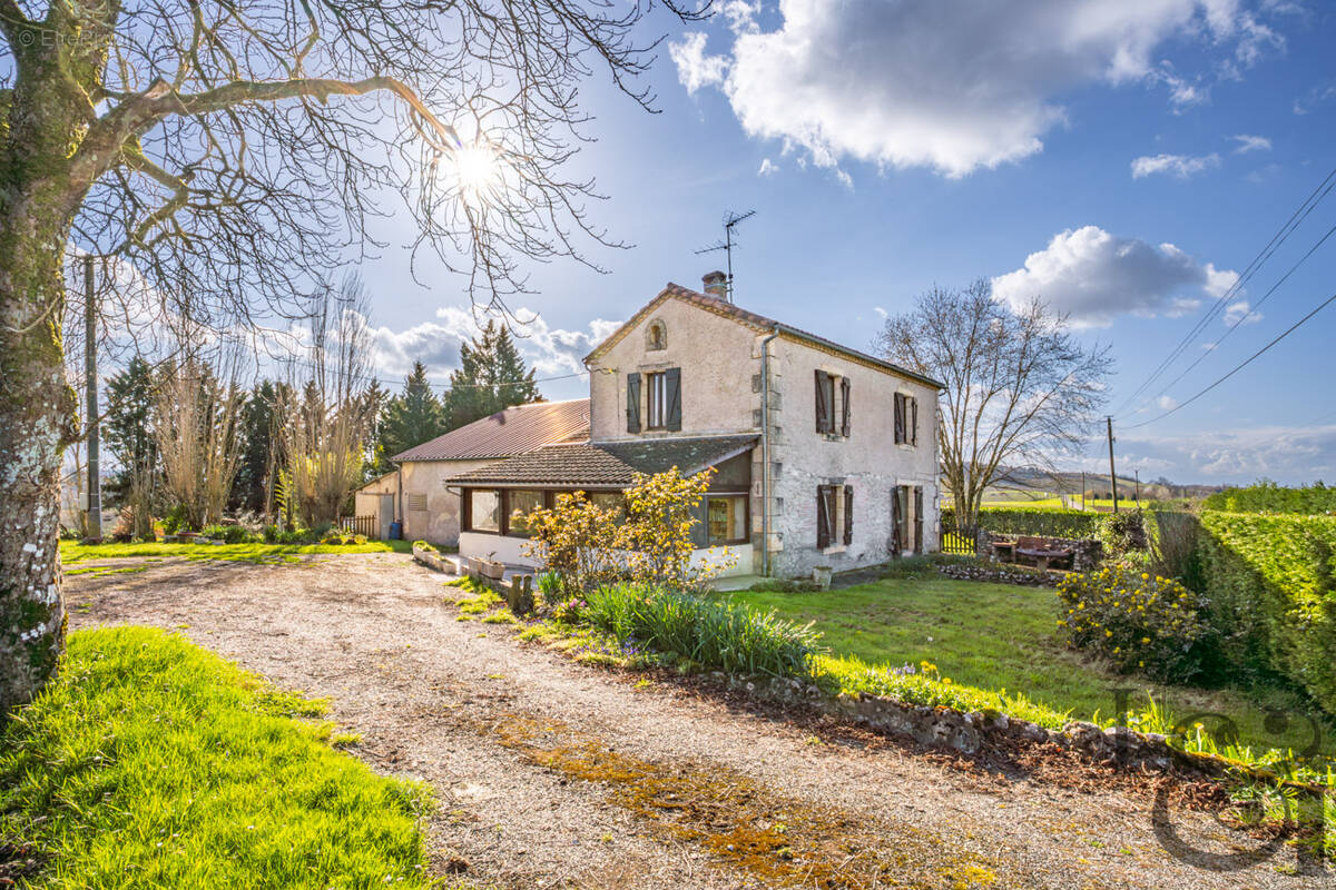 Maison à MONCLAR