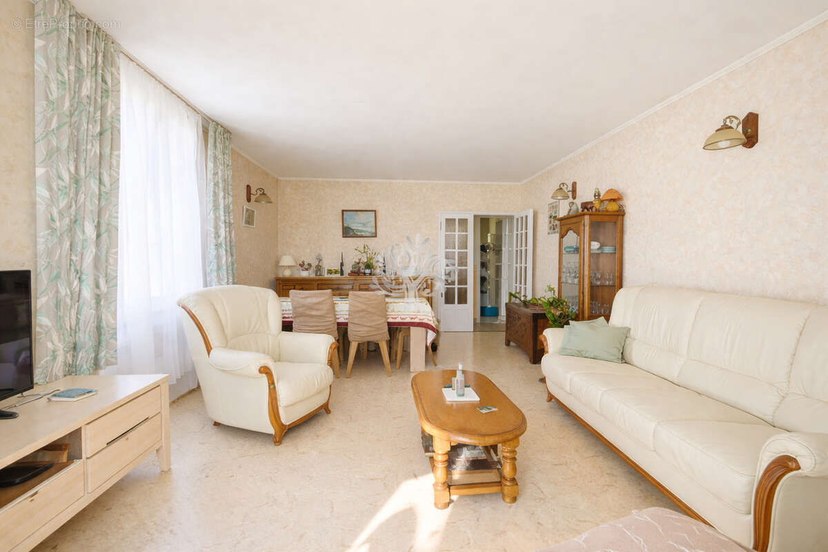 Appartement à SIX-FOURS-LES-PLAGES