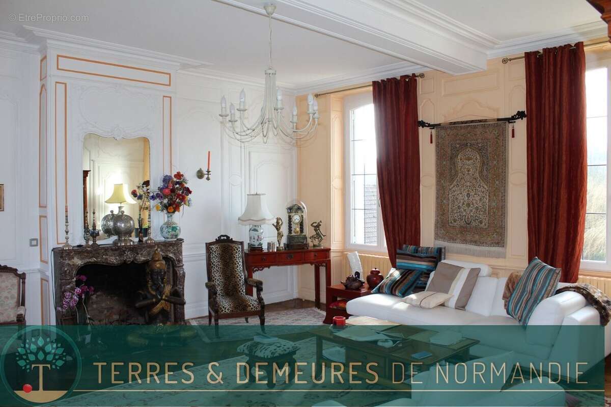 Maison à PONT-L&#039;EVEQUE