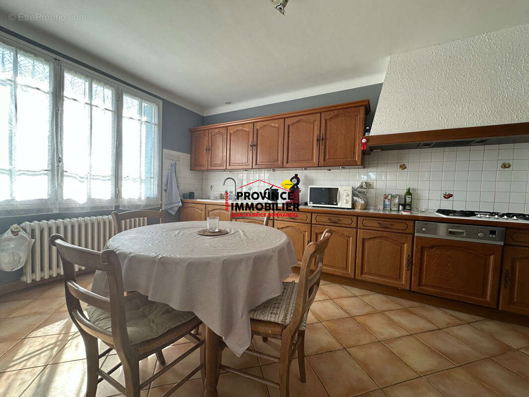 Maison 152 m² à Grignan  - photo 6