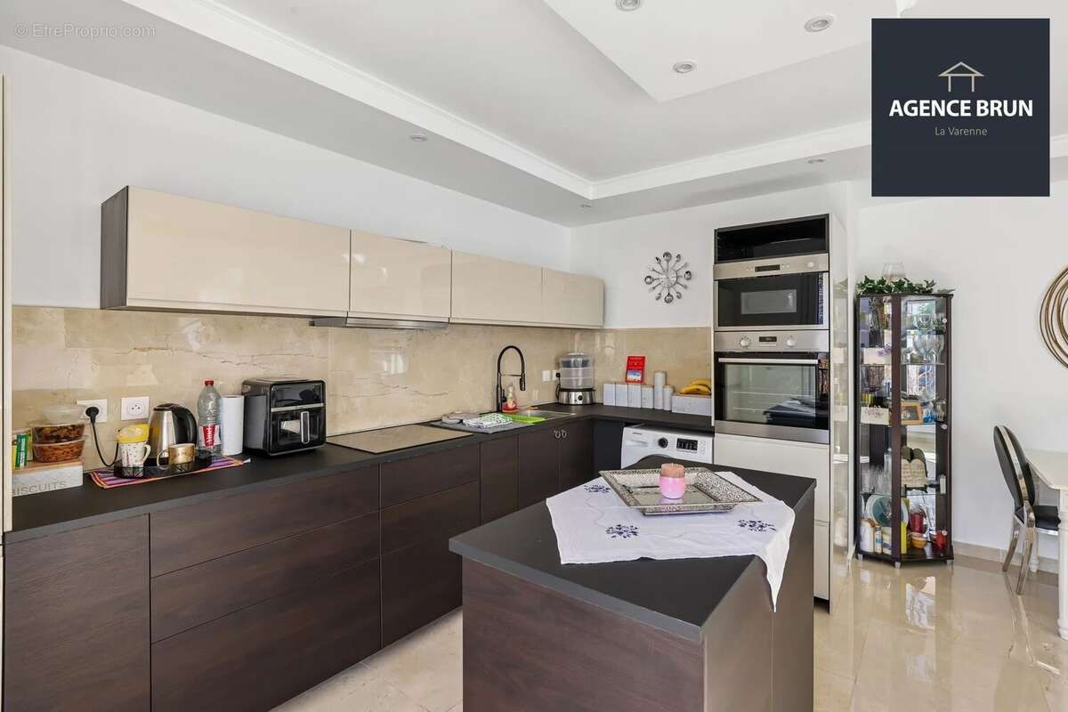 Appartement à SAINT-MAUR-DES-FOSSES