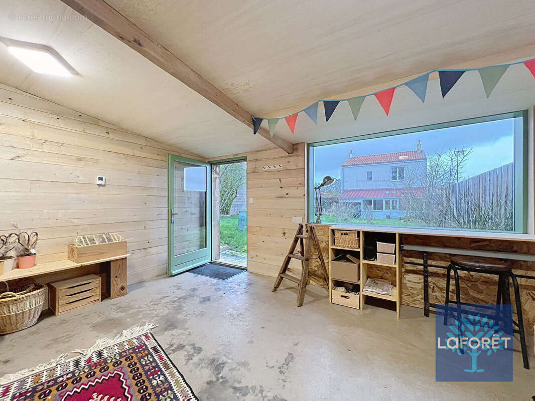 Maison à LA CHAIZE-LE-VICOMTE