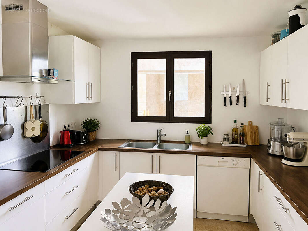 À vendre sur la POSSESSION - Maison avec annexe indépendante sur terrain de 555 m² - photo 5