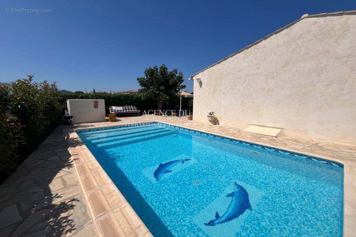 Maison à LE MUY
