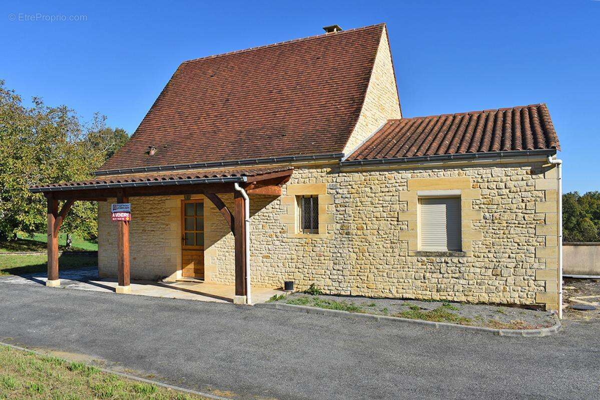 Maison à SAINT-GENIES