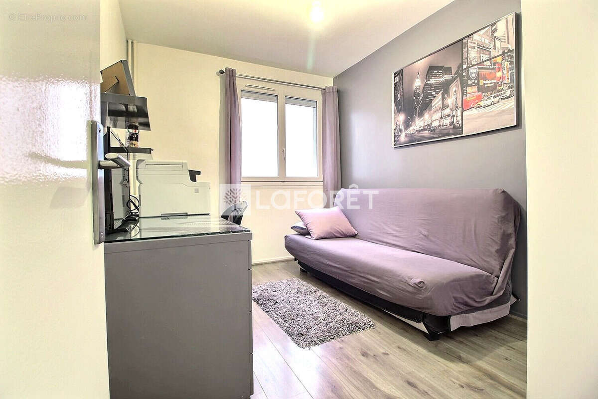 Appartement à VILLENEUVE-LA-GARENNE