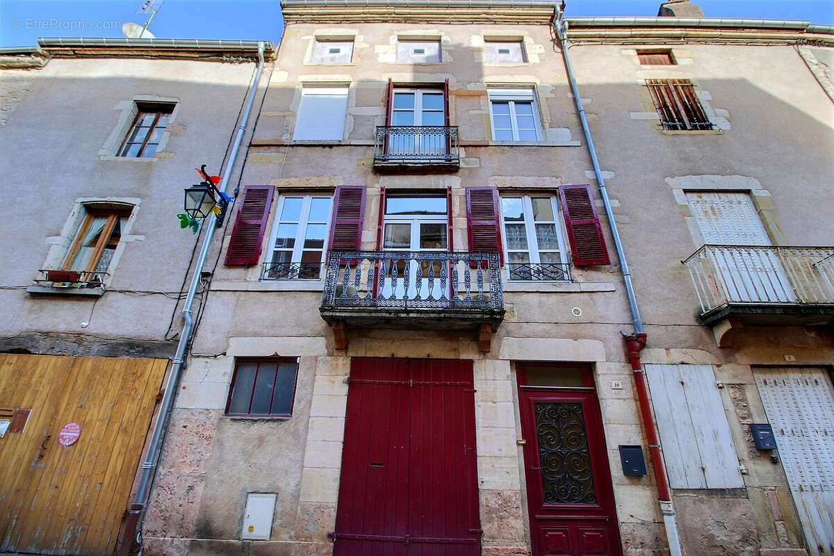 ST GENGOUX, maison de village 150 m² - photo 2