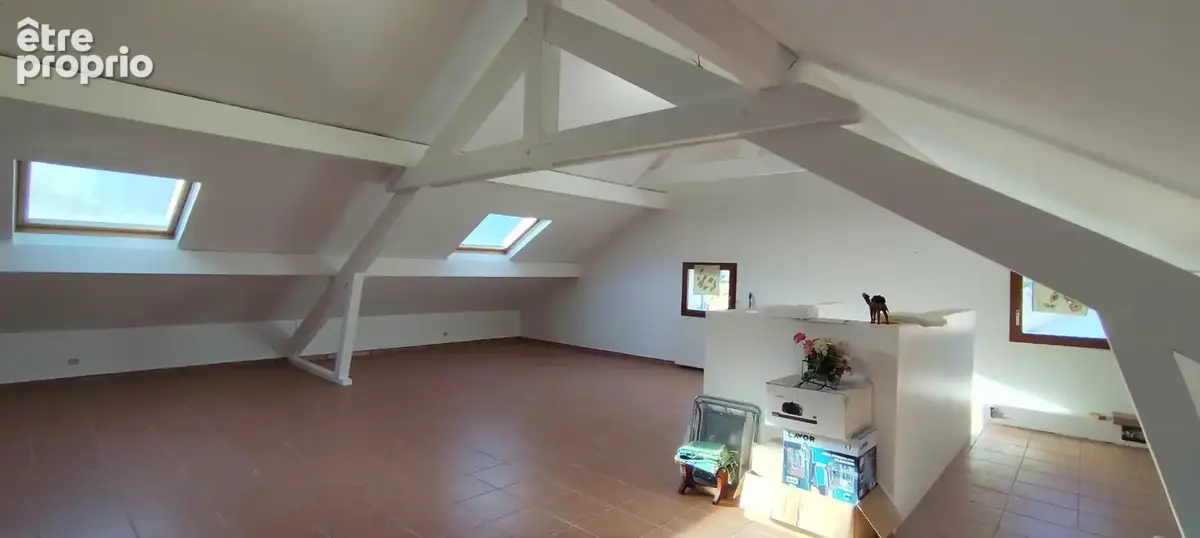 Maison de 195 m2 avec 5 chambres + combles carrelées + sous-sol complet - photo 14