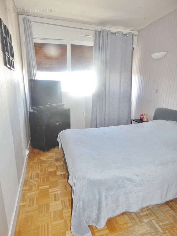 PONTOISE - APPARTEMENT 4 pces - 81 m2 - Cave - Place parking - - photo 17