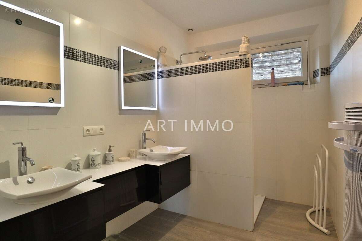 Maison à SAINT-SATURNIN-LES-APT